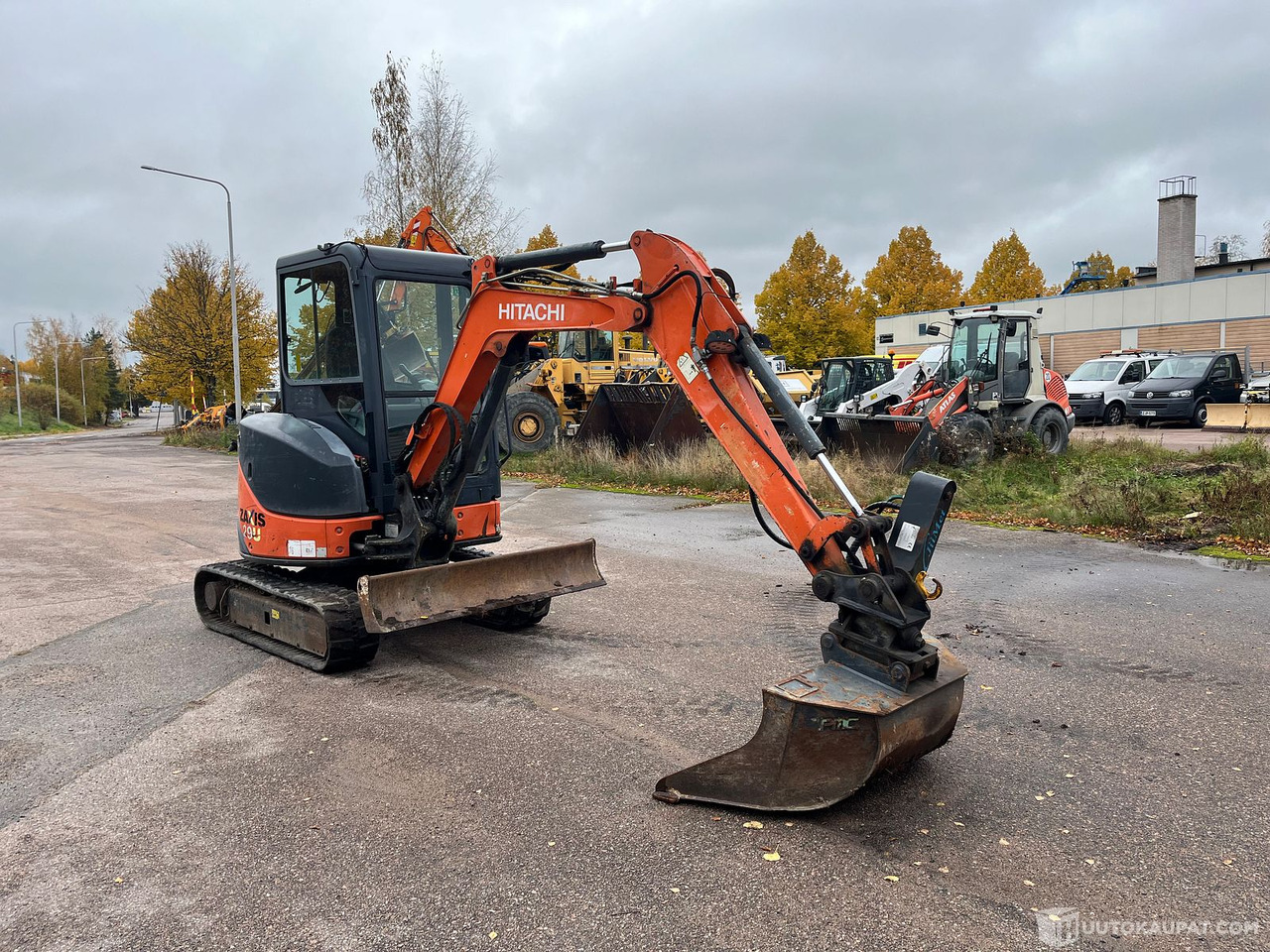 Hitachi Zaxis 29U, kaivinkone kallistajalla ja tyvitaitolla, 2014, Kouvola - Mini excavator: picture 4 Hitachi Zaxis 29U, kaivinkone kallistajalla ja tyvitaitolla, 2014, Kouvola - Mini excavator: picture 4