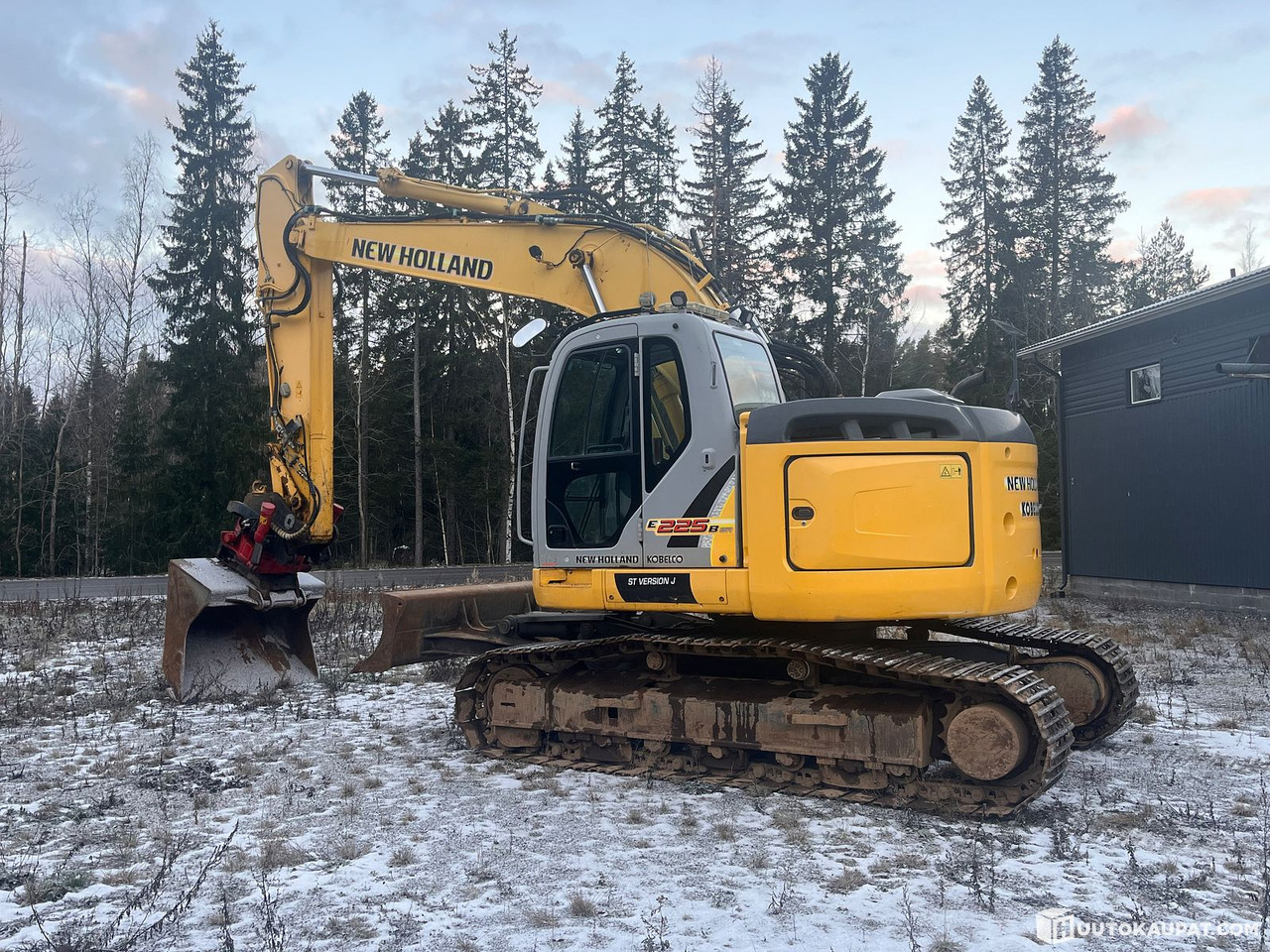 New Holland E225 BSR, kaivinkone pyörittäjällä, todella siistikuntoinen, 2009, Paimio - Crawler excavator: picture 2 New Holland E225 BSR, kaivinkone pyörittäjällä, todella siistikuntoinen, 2009, Paimio - Crawler excavator: picture 2
