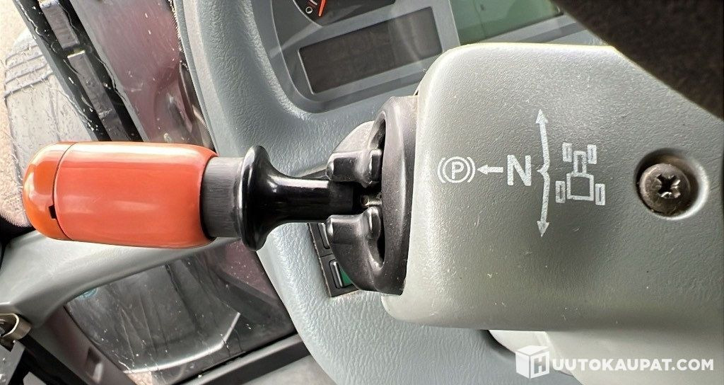 Valtra N121 Advance with front loader, 2007, 9,900 h, Ylivieska - Farm tractor: picture 5 Valtra N121 Advance with front loader, 2007, 9,900 h, Ylivieska - Farm tractor: picture 5