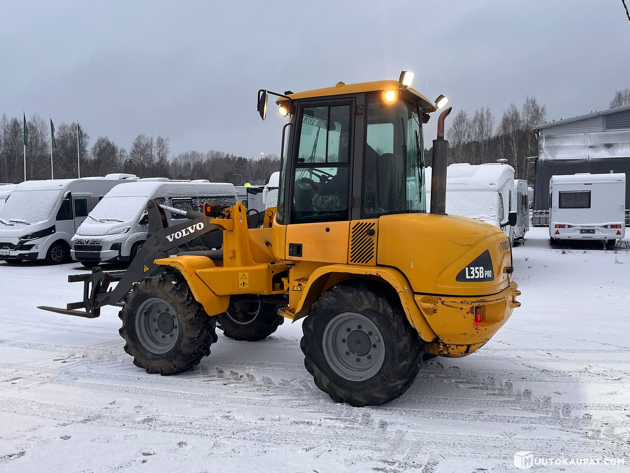 Volvo L35B Pro wheel loader with opening bucket and pallet forks, 2005, Vihti - Wheel loader: picture 3 Volvo L35B Pro wheel loader with opening bucket and pallet forks, 2005, Vihti - Wheel loader: picture 3