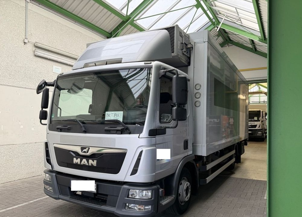 MAN TGL 12.250 6.3m AUTOMAT KLIMA z Niemiec ESP EURO 6 / 4.3 rozstaw / Chlodnia FRIGOBLOCK / TOP STAN / okazja nauka jazdy MOŻLIWOŚĆ DOSTOSOWANIA 12t - Refrigerator truck: picture 2 MAN TGL 12.250 6.3m AUTOMAT KLIMA z Niemiec ESP EURO 6 / 4.3 rozstaw / Chlodnia FRIGOBLOCK / TOP STAN / okazja nauka jazdy MOŻLIWOŚĆ DOSTOSOWANIA 12t - Refrigerator truck: picture 2