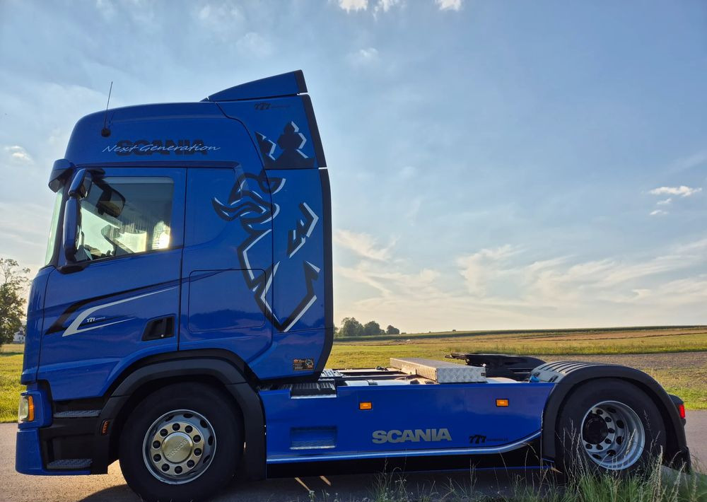 Scania R410 RETARDER FULL LED 2 ZBIORNIKI / KLIMA POSTOJOWA / VIRTUAL COCPIT z Niemiec - Tractor unit: picture 4 Scania R410 RETARDER FULL LED 2 ZBIORNIKI / KLIMA POSTOJOWA / VIRTUAL COCPIT z Niemiec - Tractor unit: picture 4