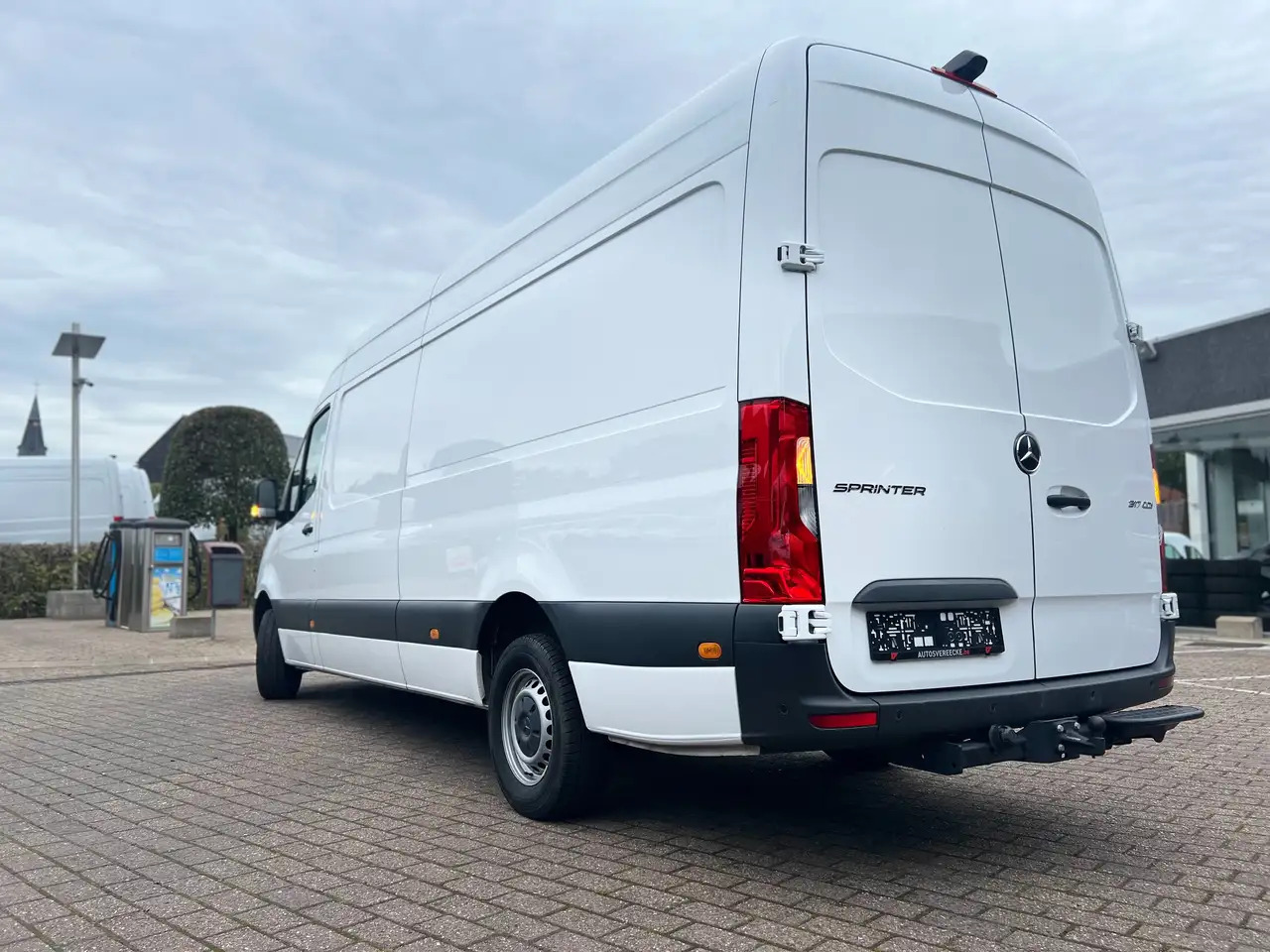 Mercedes-Benz Sprinter 317 L3H2 (38.750ex) 3.5T SLEEP|CARPLAY|CAMERA|PTS - Panel van: picture 4 Mercedes-Benz Sprinter 317 L3H2 (38.750ex) 3.5T SLEEP|CARPLAY|CAMERA|PTS - Panel van: picture 4