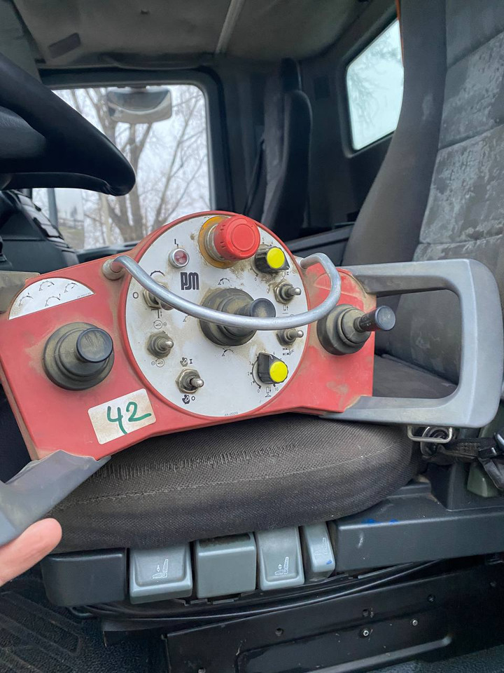 Concrete pump truck PUTZMEISTER Putzmeister on chassis Mercedes-Benz Actros Putzmeister 42m concrete pump: picture 8