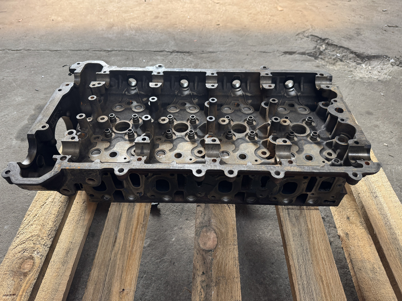 Mercedes Atego III - Cylinder head for Truck: picture 3 Mercedes Atego III - Cylinder head for Truck: picture 3