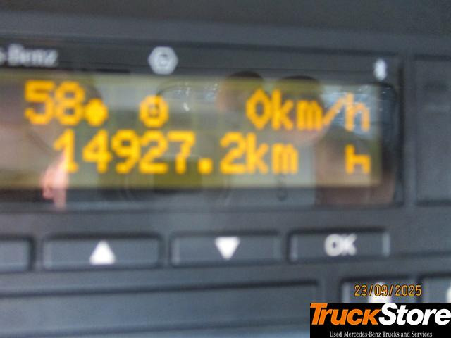 Tipper Mercedes-Benz Arocs 3351 K: picture 8