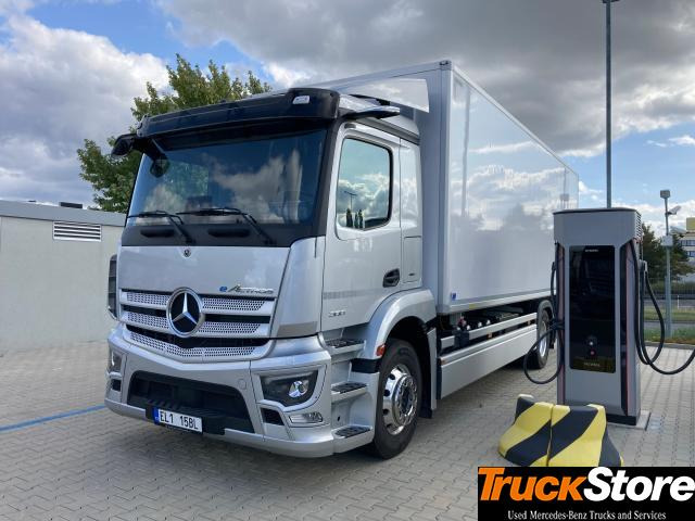 Mercedes-Benz eActros 300 L - Refrigerator truck: picture 1 Mercedes-Benz eActros 300 L - Refrigerator truck: picture 1