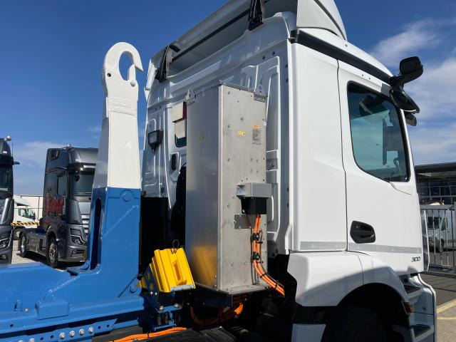 Mercedes-Benz eActros 300 L - Hook lift truck: picture 4 Mercedes-Benz eActros 300 L - Hook lift truck: picture 4