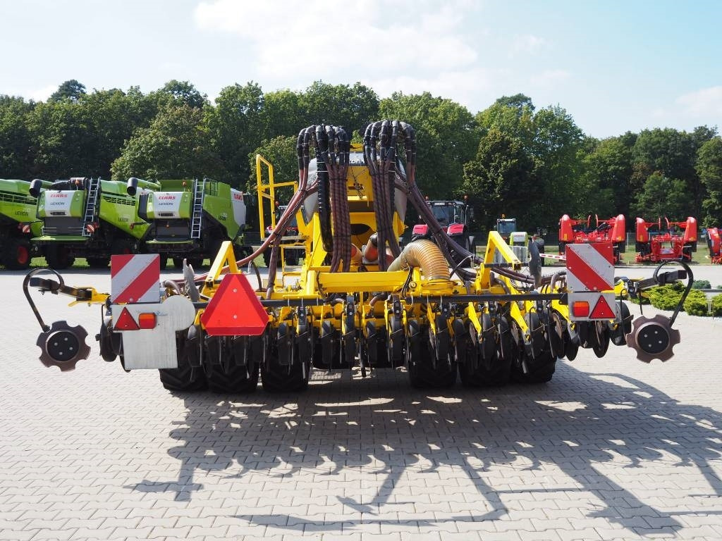 Bednar OMEGA OO 4000L - Combine seed drill: picture 3 Bednar OMEGA OO 4000L - Combine seed drill: picture 3