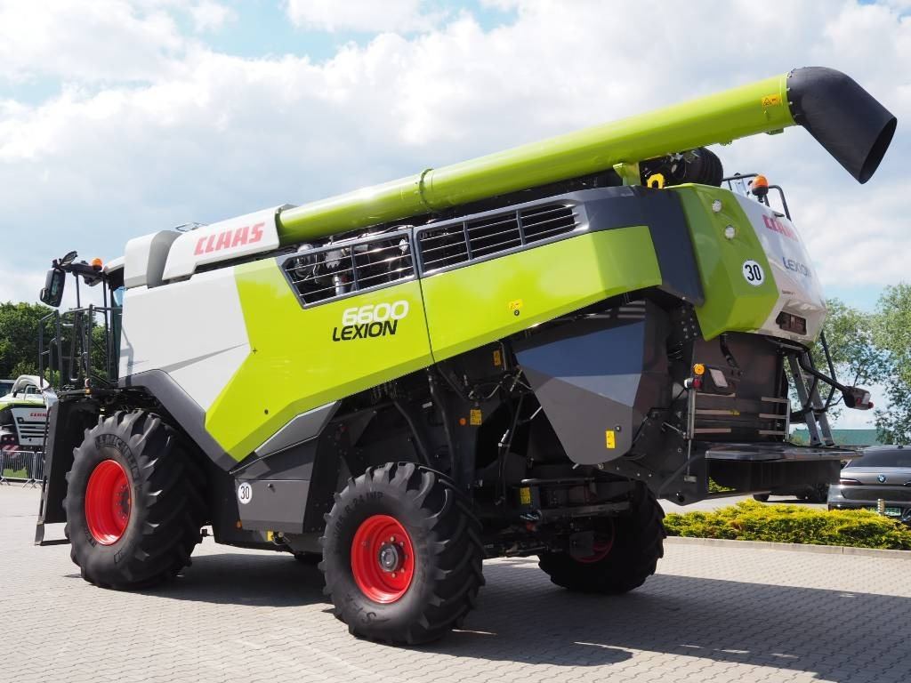 Claas Lexion 6600 + V680 - Combine harvester: picture 2 Claas Lexion 6600 + V680 - Combine harvester: picture 2
