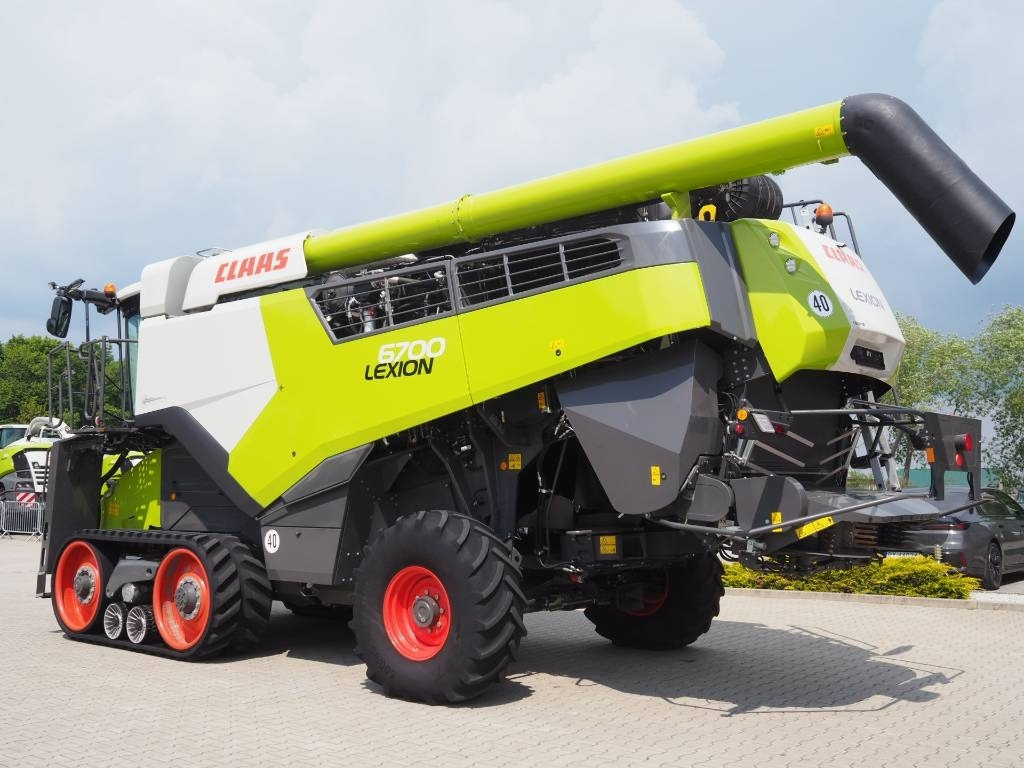Claas Lexion 6700TT GPS + V770 - Combine harvester: picture 2 Claas Lexion 6700TT GPS + V770 - Combine harvester: picture 2