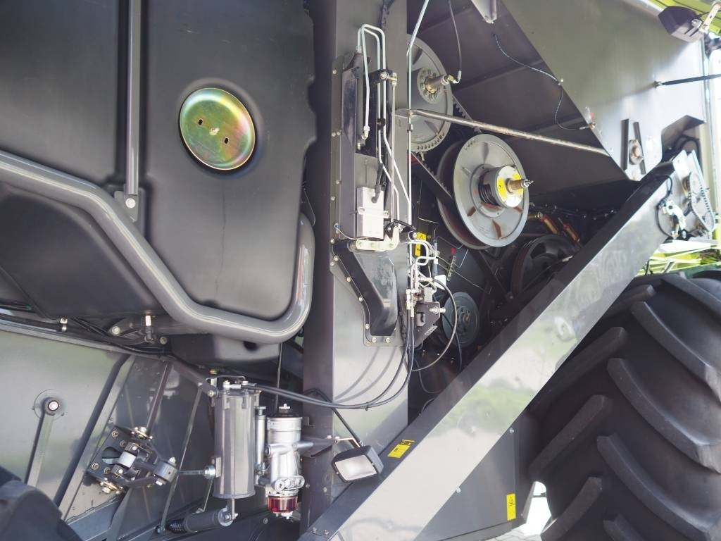 Combine harvester Claas Lexion 750 GPS + V770: picture 10