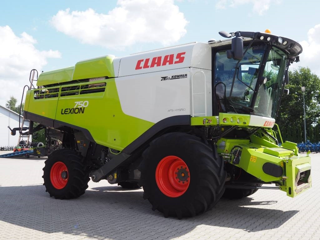 Claas Lexion 750 GPS + V770 - Combine harvester: picture 4 Claas Lexion 750 GPS + V770 - Combine harvester: picture 4