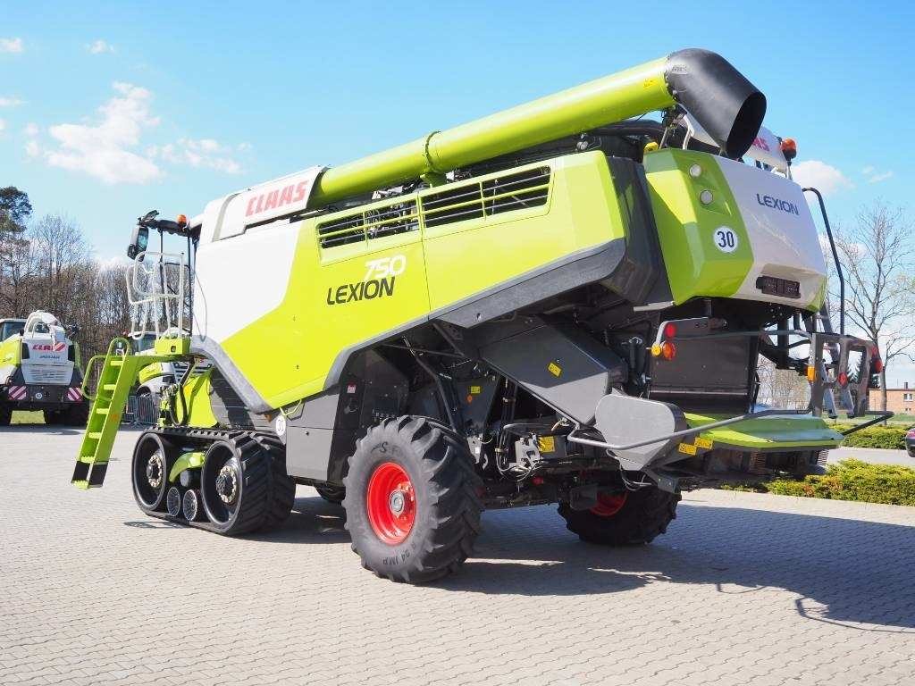 Claas Lexion 750TT GPS + V930 - Combine harvester: picture 2 Claas Lexion 750TT GPS + V930 - Combine harvester: picture 2