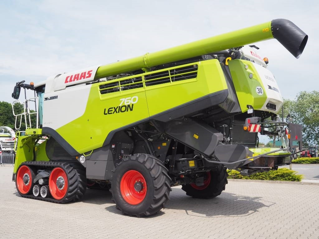 Claas Lexion 760TT + V930 - Combine harvester: picture 2 Claas Lexion 760TT + V930 - Combine harvester: picture 2