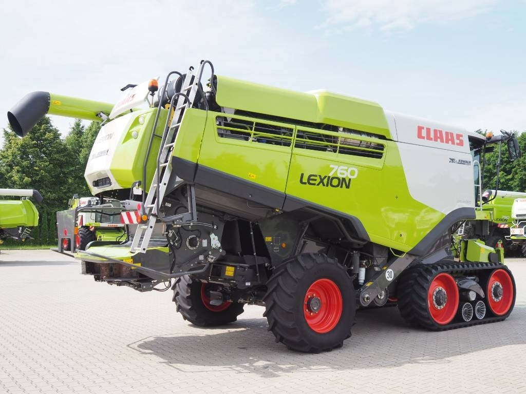 Claas Lexion 760TT + V930 - Combine harvester: picture 2 Claas Lexion 760TT + V930 - Combine harvester: picture 2