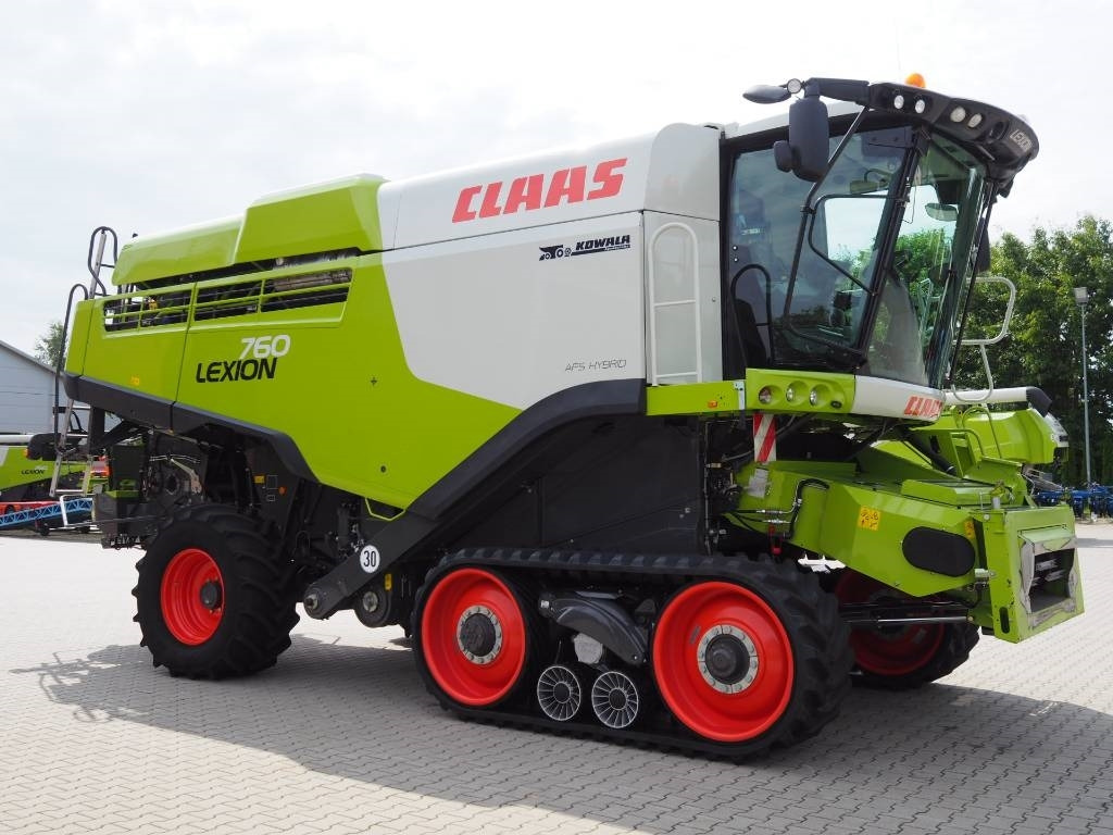 Claas Lexion 760TT + V930 - Combine harvester: picture 4 Claas Lexion 760TT + V930 - Combine harvester: picture 4