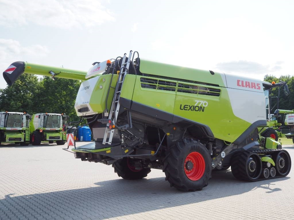 Claas Lexion 770TT + V1050 - Combine harvester: picture 3 Claas Lexion 770TT + V1050 - Combine harvester: picture 3
