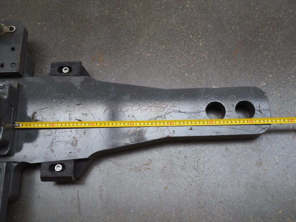 Claas Xerion - bumper hitch K80 - Body and exterior for Agricultural machinery: picture 4 Claas Xerion - bumper hitch K80 - Body and exterior for Agricultural machinery: picture 4