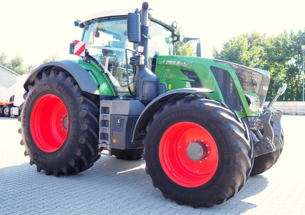 Fendt 824 Vario S4 ProfiPlus, GPS  - Farm tractor: picture 4 Fendt 824 Vario S4 ProfiPlus, GPS  - Farm tractor: picture 4