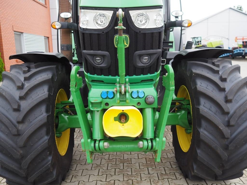 Farm tractor John Deere 6150R: picture 10