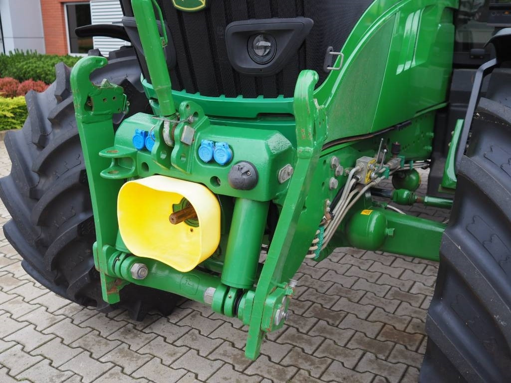 Farm tractor John Deere 6150R: picture 11