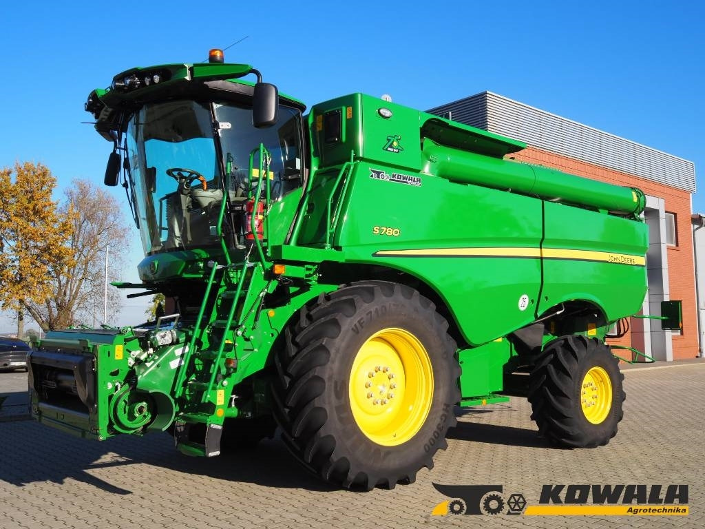 John Deere S780 + 730X - Combine harvester: picture 1 John Deere S780 + 730X - Combine harvester: picture 1