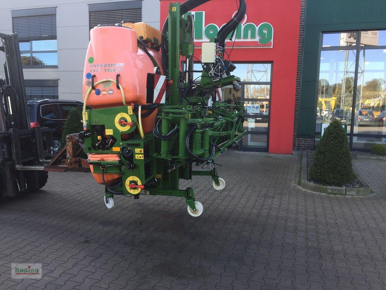 Amazone UF 1501 - Tractor mounted sprayer: picture 4 Amazone UF 1501 - Tractor mounted sprayer: picture 4