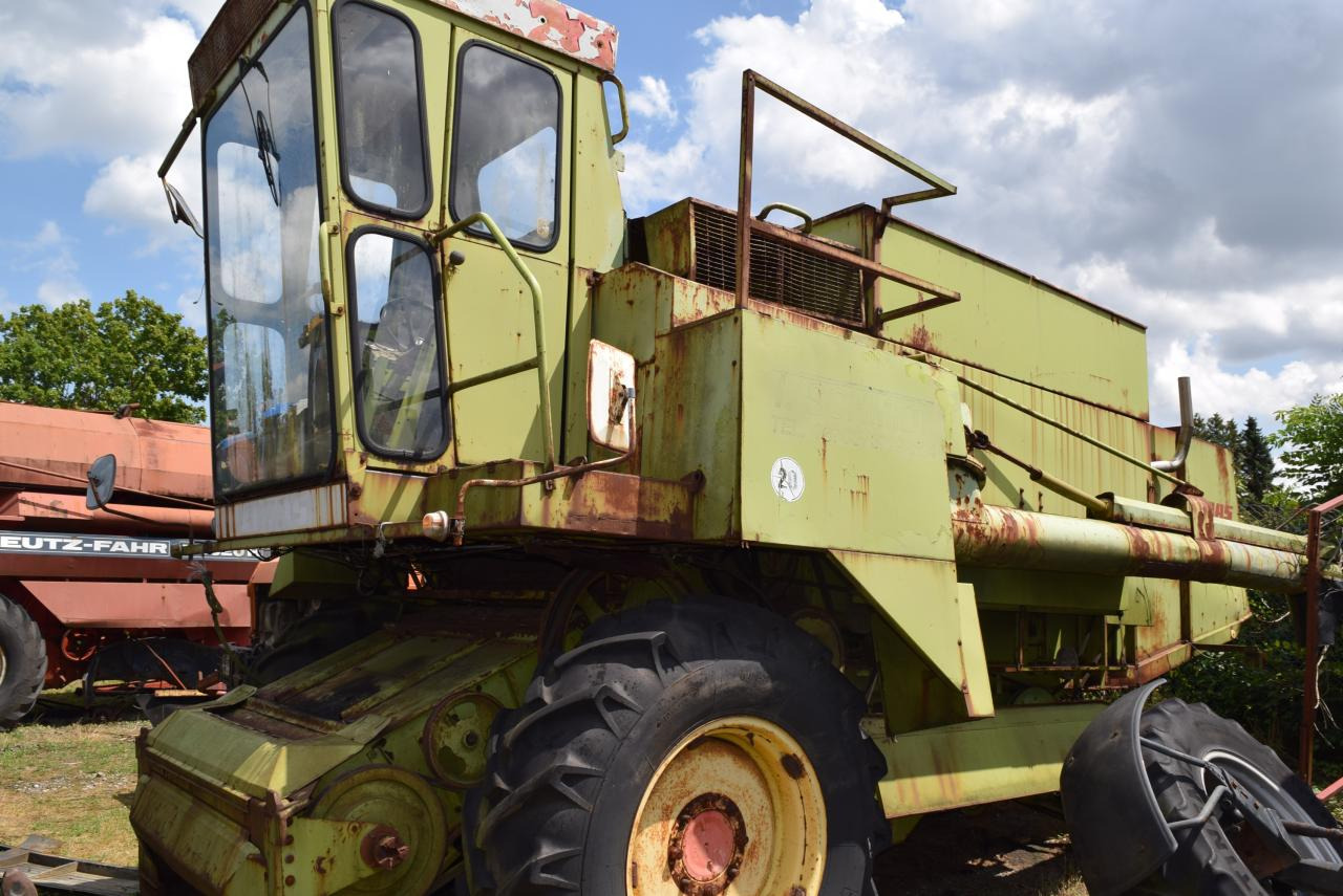 CLAAS Dominator 80 - Combine harvester: picture 1 CLAAS Dominator 80 - Combine harvester: picture 1