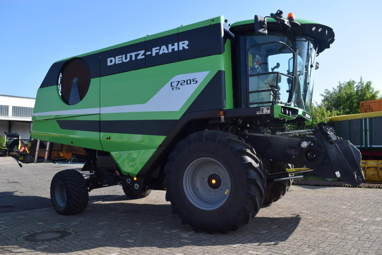 Deutz-Fahr C 7205 TS - Combine harvester: picture 3 Deutz-Fahr C 7205 TS - Combine harvester: picture 3