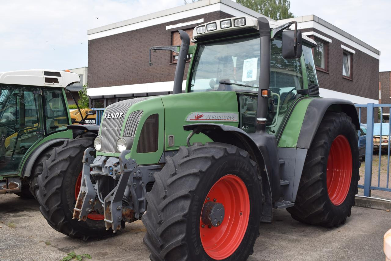 Fendt 712 Vario - Farm tractor: picture 3 Fendt 712 Vario - Farm tractor: picture 3