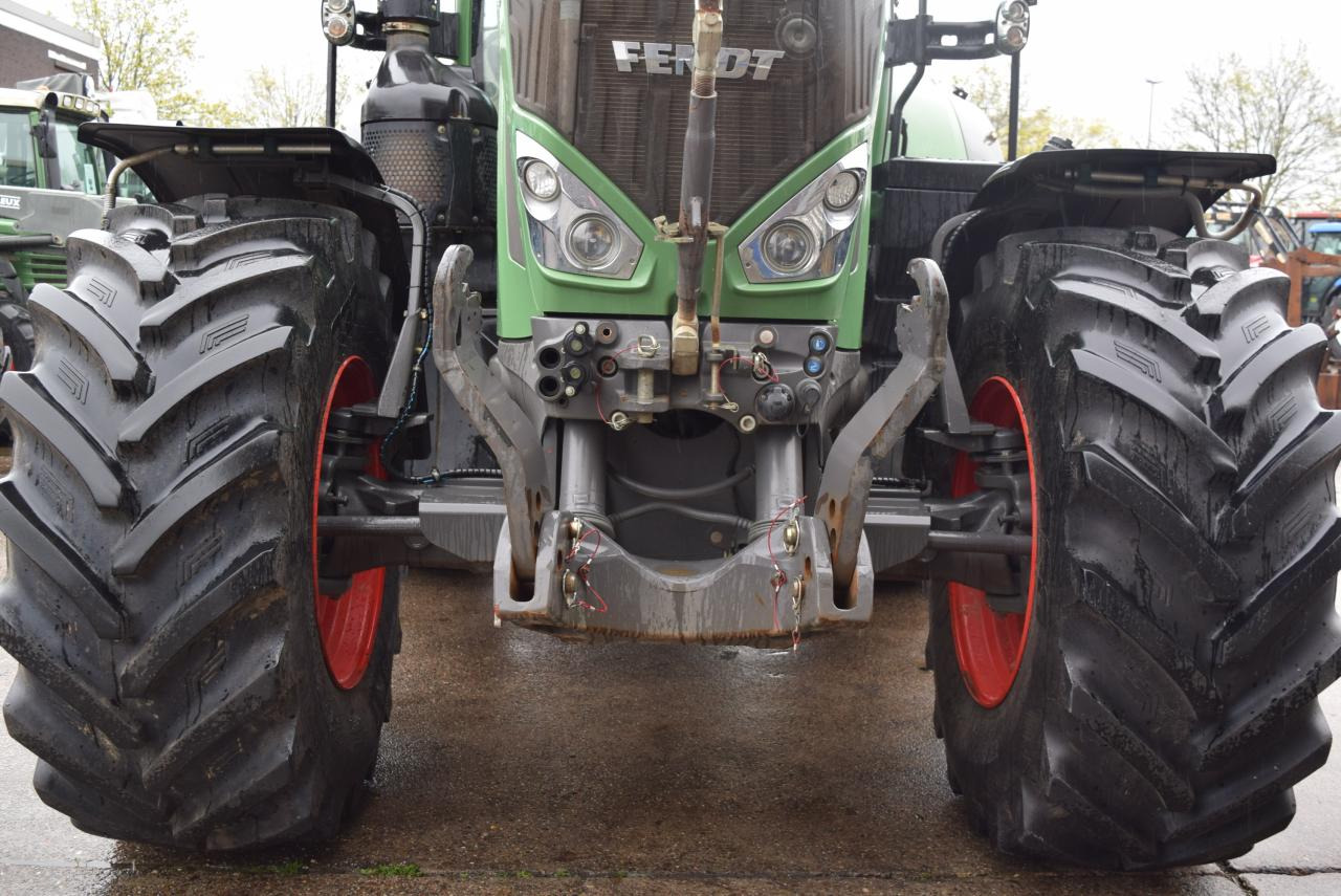 Fendt 826 Vario ProfiPlus - Farm tractor: picture 5 Fendt 826 Vario ProfiPlus - Farm tractor: picture 5