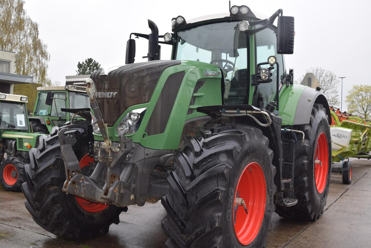 Fendt 826 Vario ProfiPlus - Farm tractor: picture 3 Fendt 826 Vario ProfiPlus - Farm tractor: picture 3