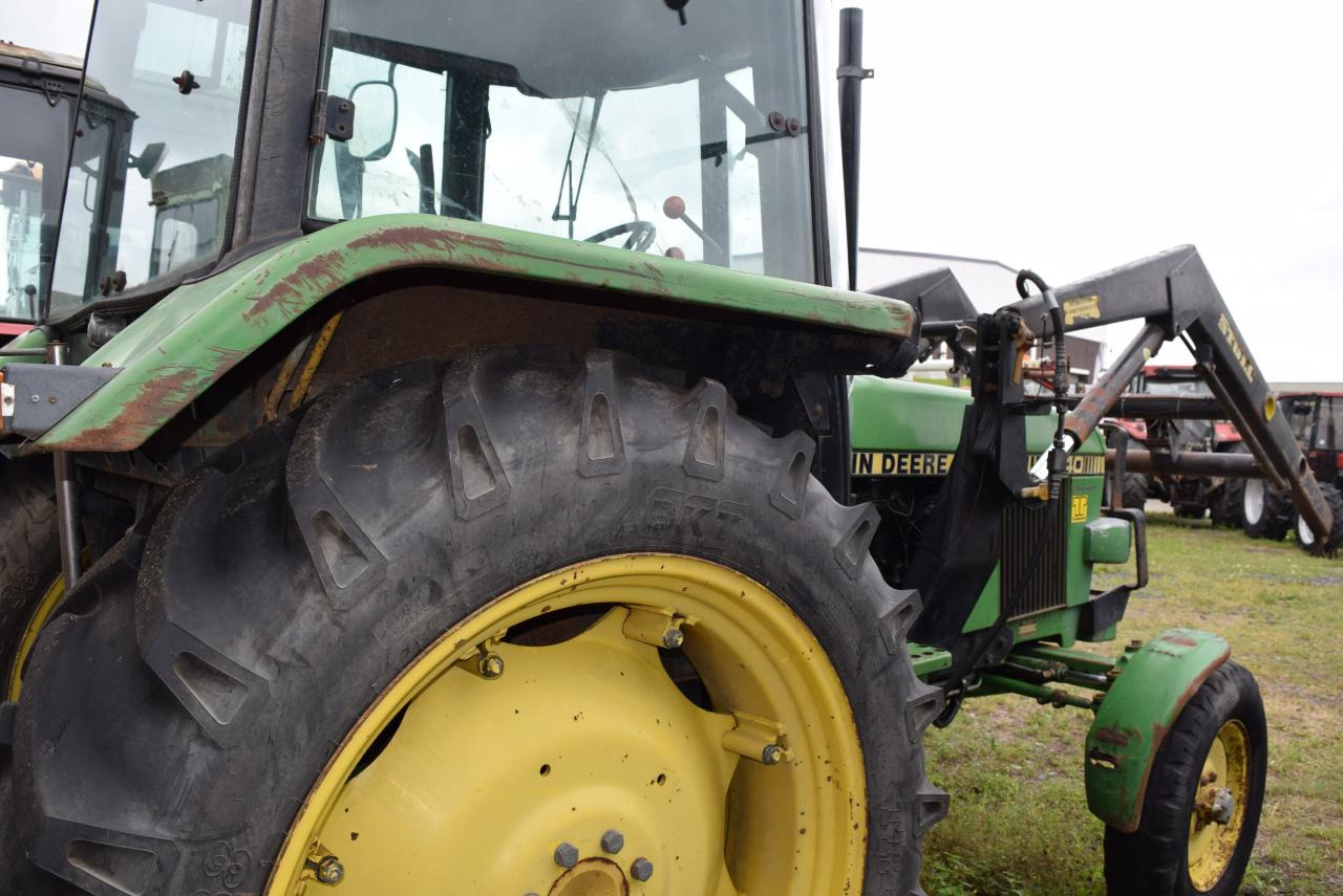 John Deere 1640 - Farm tractor: picture 4 John Deere 1640 - Farm tractor: picture 4