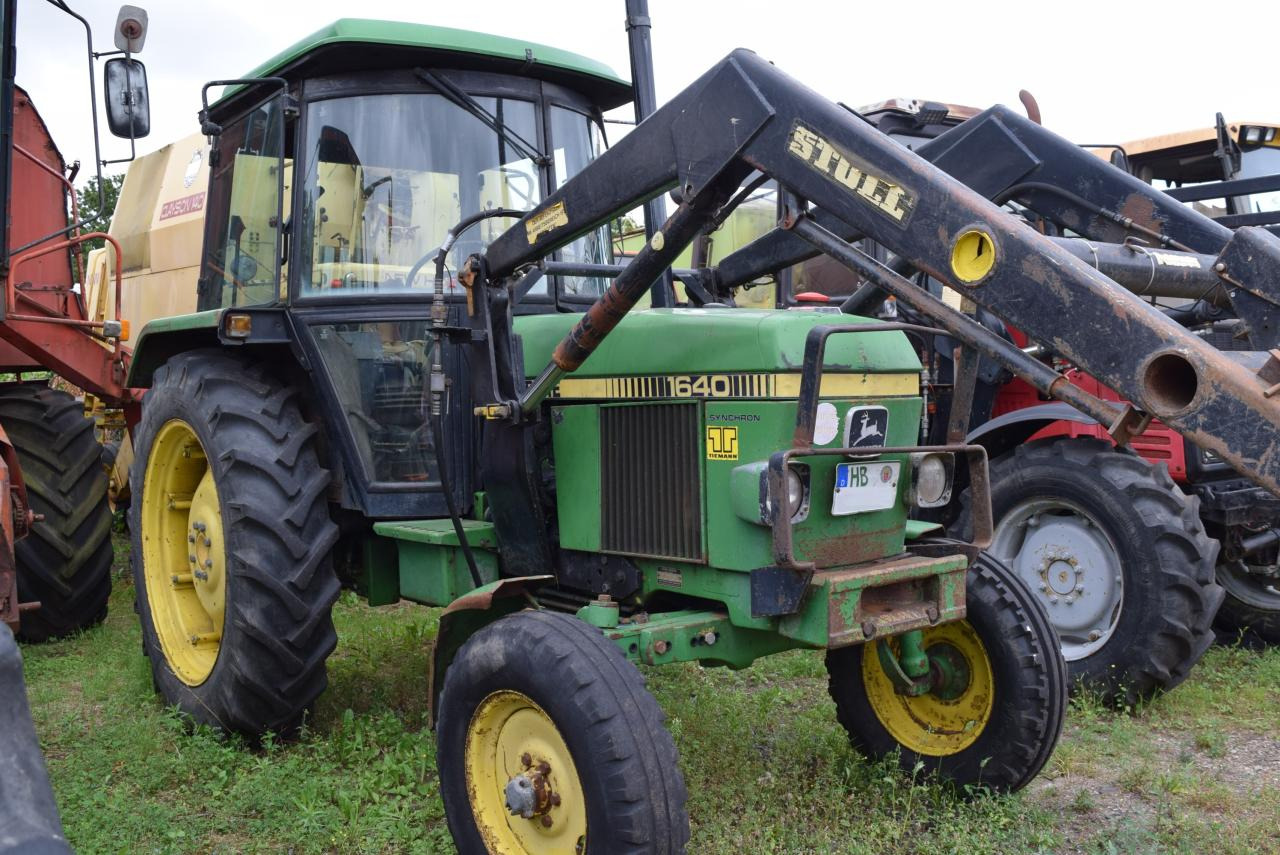 John Deere 1640 - Farm tractor: picture 2 John Deere 1640 - Farm tractor: picture 2