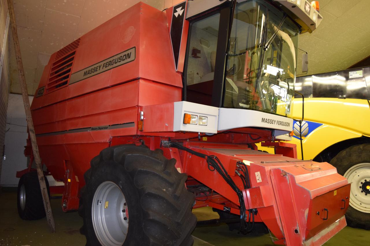 Massey Ferguson MF 40 RS - Combine harvester: picture 2 Massey Ferguson MF 40 RS - Combine harvester: picture 2