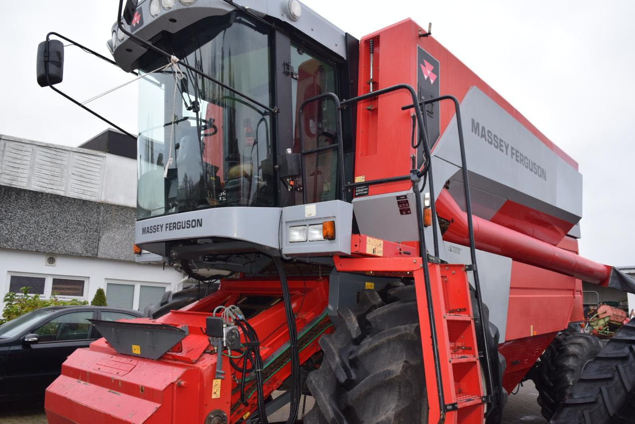 Massey Ferguson MF 7256 *4x4* - Combine harvester: picture 1 Massey Ferguson MF 7256 *4x4* - Combine harvester: picture 1