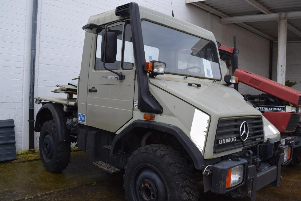 Mercedes-Benz Unimog U 90 - Municipal/ Special vehicle: picture 2 Mercedes-Benz Unimog U 90 - Municipal/ Special vehicle: picture 2