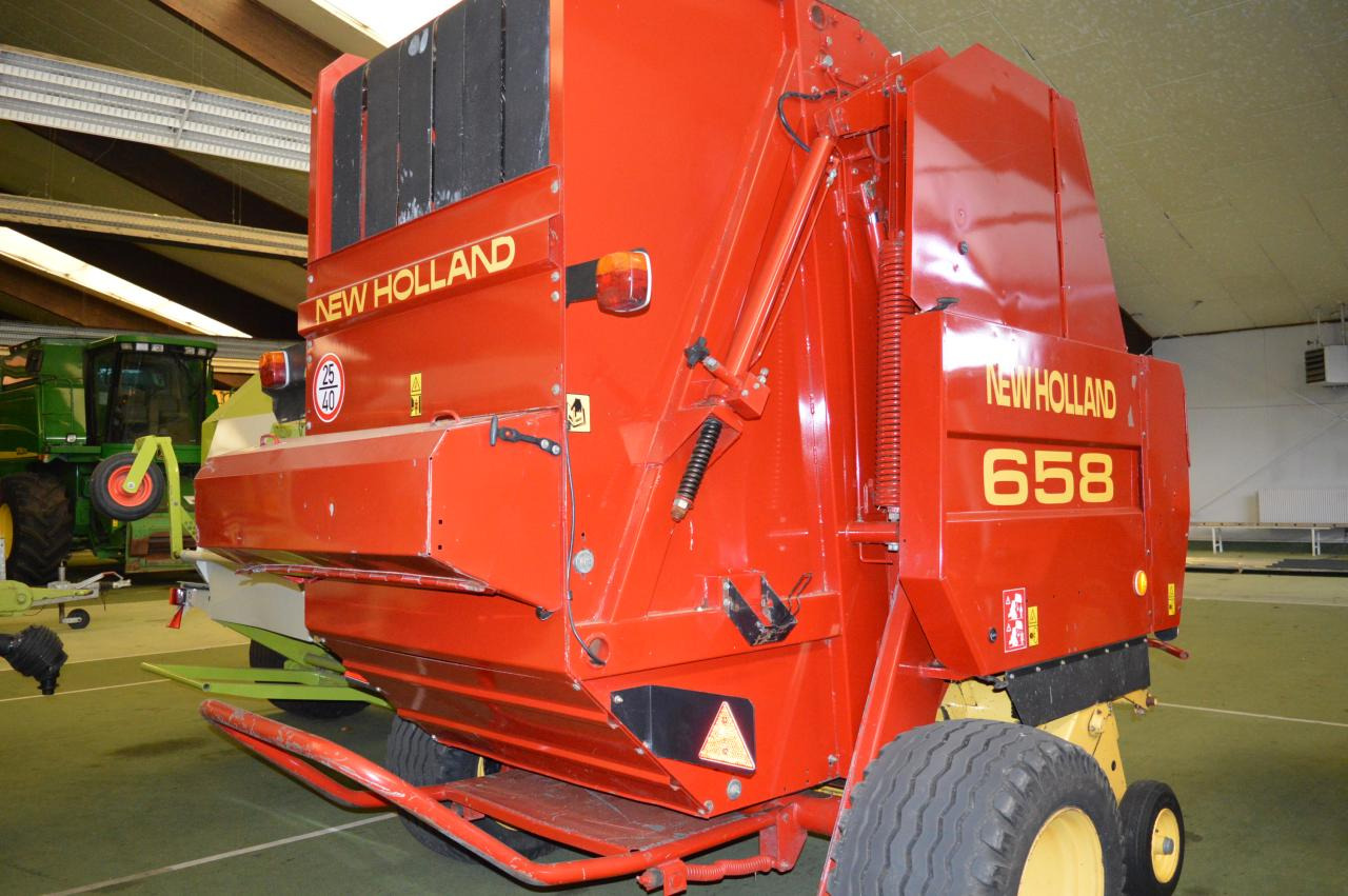 New Holland 658 - Round baler: picture 3 New Holland 658 - Round baler: picture 3