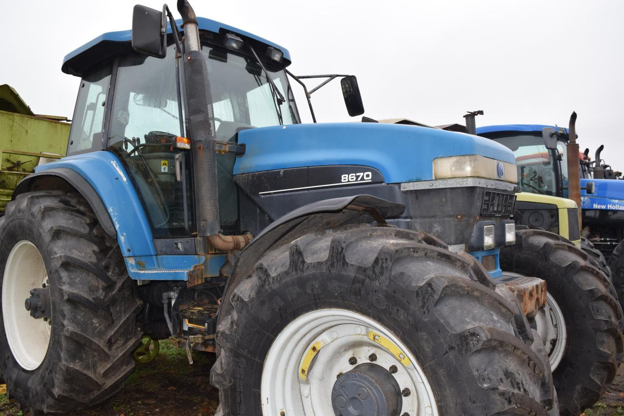 New Holland 8670 - Farm tractor: picture 2 New Holland 8670 - Farm tractor: picture 2
