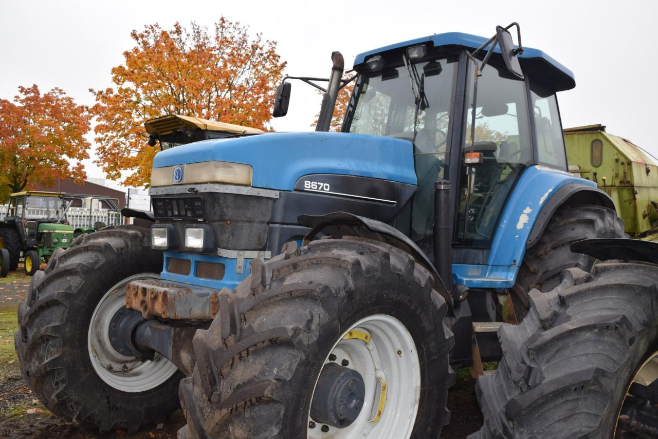 New Holland 8670 TA - Farm tractor: picture 1 New Holland 8670 TA - Farm tractor: picture 1