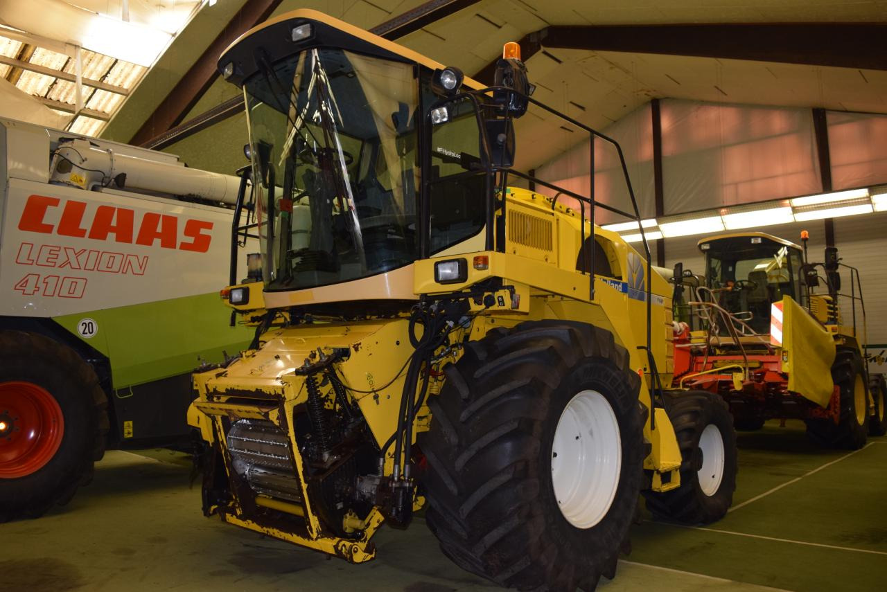 New Holland FX 40 - Forage harvester: picture 2 New Holland FX 40 - Forage harvester: picture 2