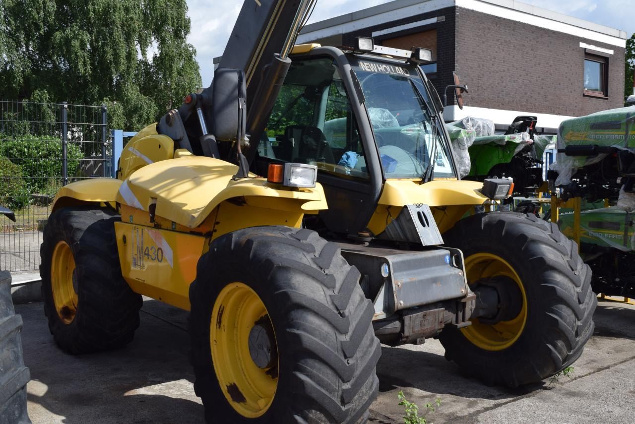 New Holland LM 430 - Telescopic handler: picture 2 New Holland LM 430 - Telescopic handler: picture 2