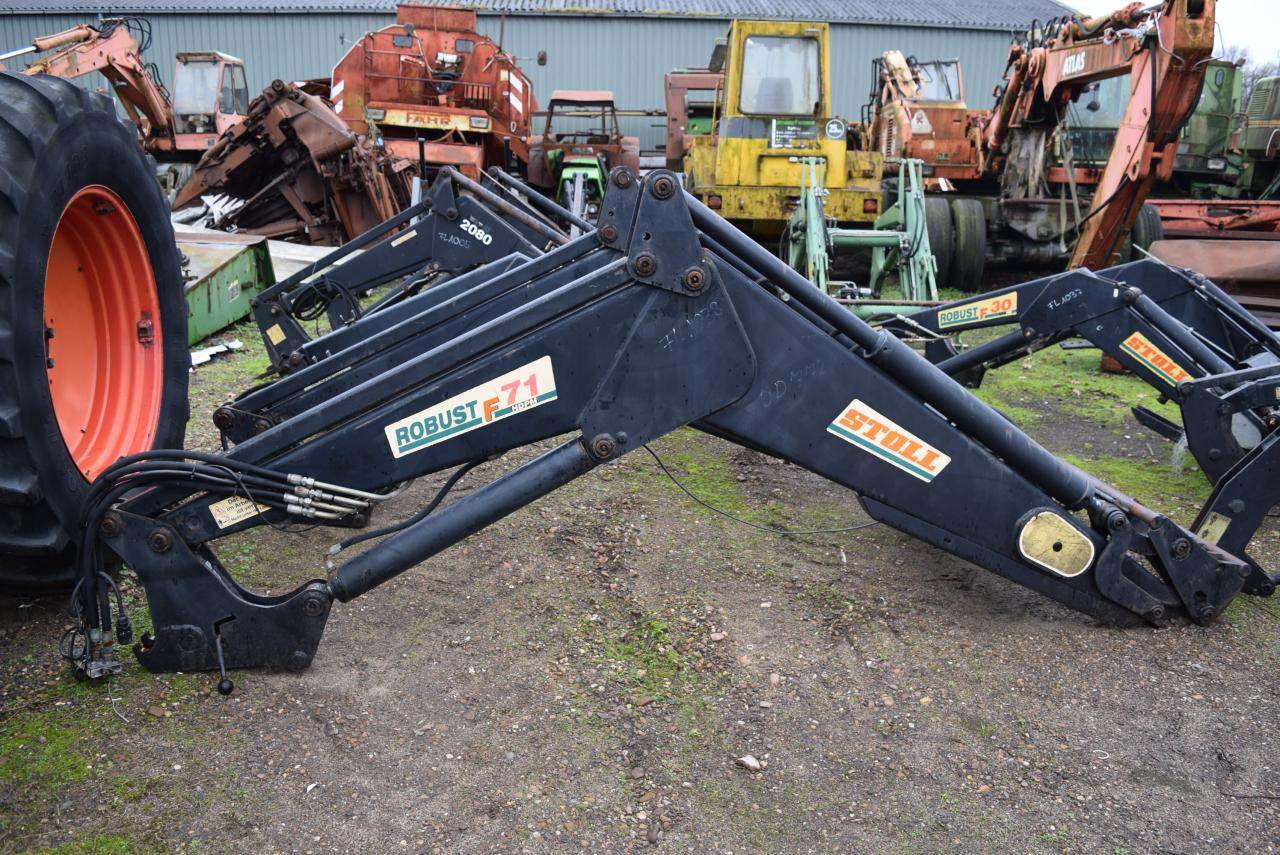 Stoll Robust F71 - Front loader for tractor: picture 1 Stoll Robust F71 - Front loader for tractor: picture 1