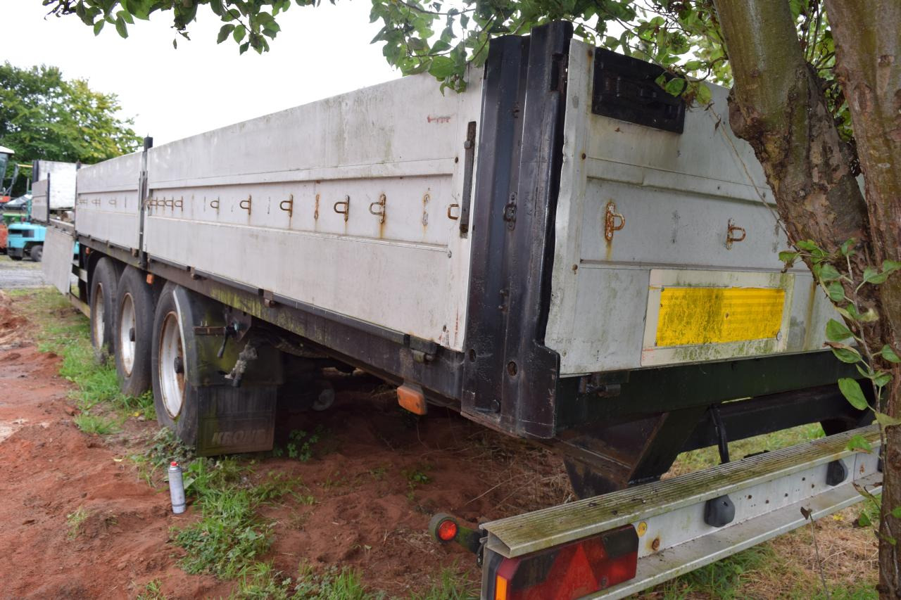 Wielton PTS 34.100 - Curtainsider trailer: picture 3 Wielton PTS 34.100 - Curtainsider trailer: picture 3
