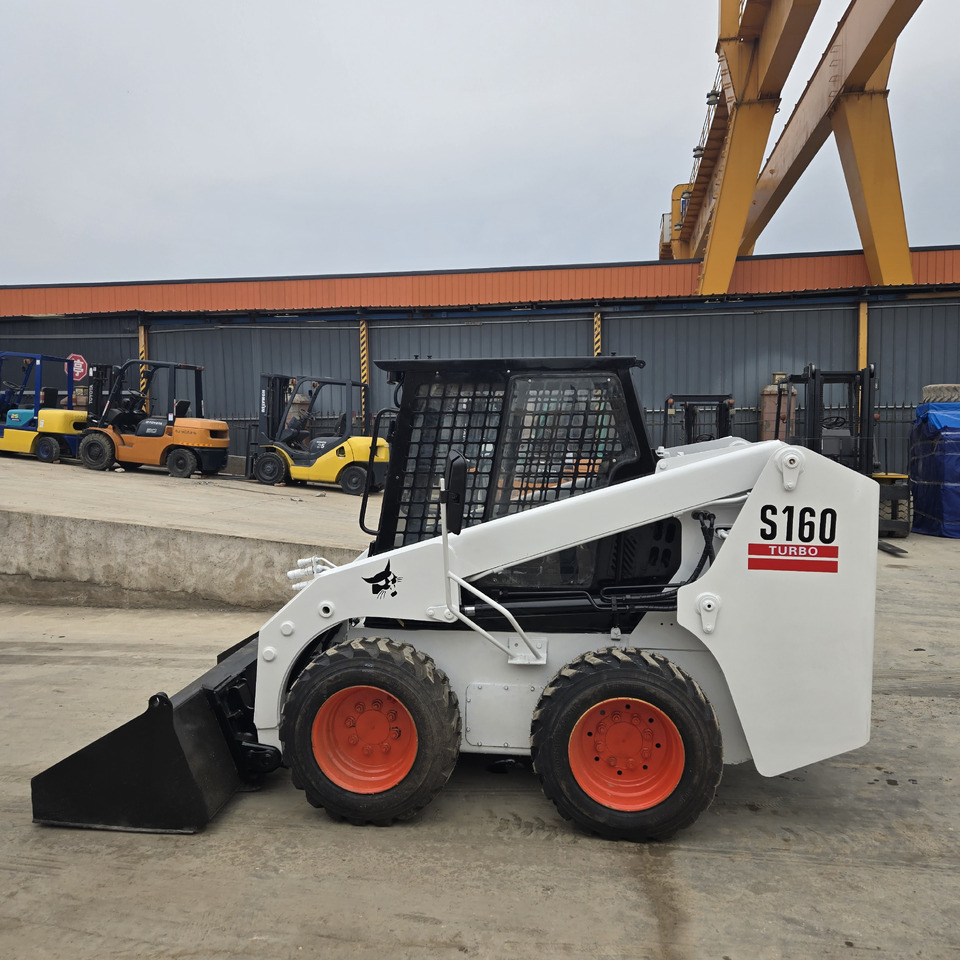 BOBCAT S160 - Skid steer loader: picture 2 BOBCAT S160 - Skid steer loader: picture 2