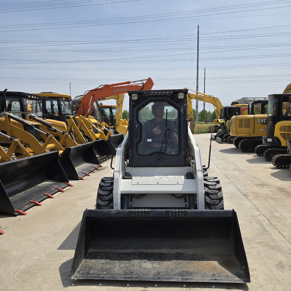 Bobcat S16 - Skid steer loader: picture 3 Bobcat S16 - Skid steer loader: picture 3