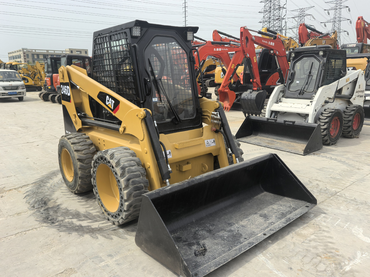 CAT 246D - Skid steer loader: picture 4 CAT 246D - Skid steer loader: picture 4