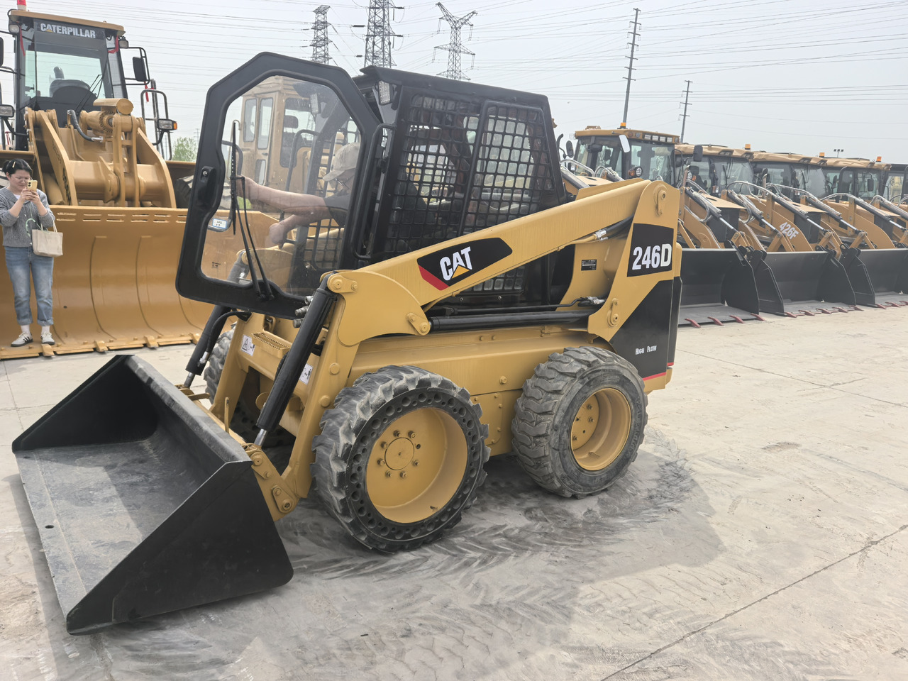 CAT 246D - Skid steer loader: picture 2 CAT 246D - Skid steer loader: picture 2