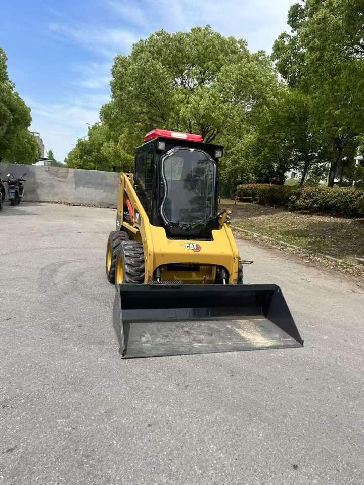 Lease a CATERPILLAR 226B-3 CATERPILLAR 226B-3: picture 6